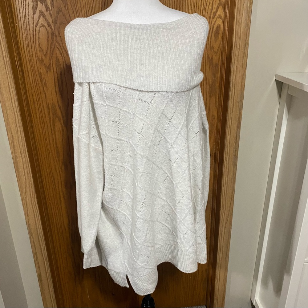 Plus size turtle neck/off the shoulder